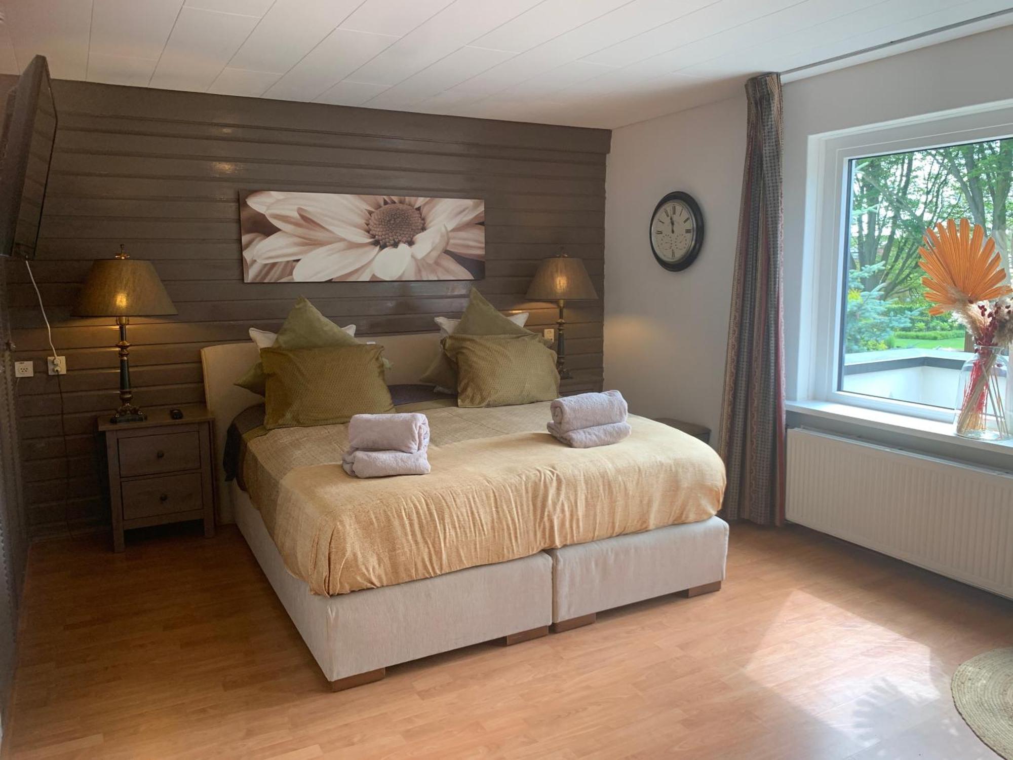 Comfortabele Familie Suite Met 2 Slk, Speelzolder, Balkon, Airco Den Ham Bagian luar foto
